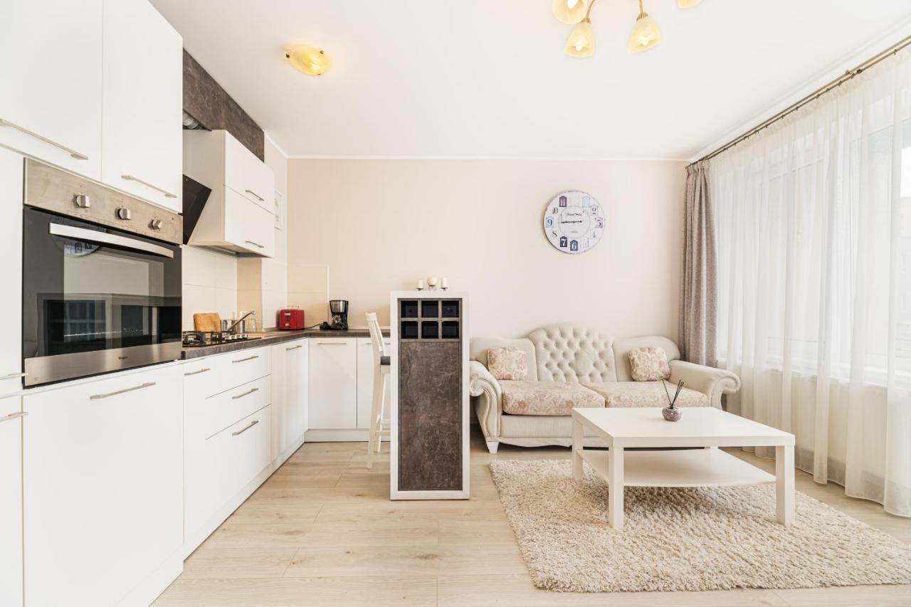 Apartament Belles Roses Brasov Lägenhet Exteriör bild
