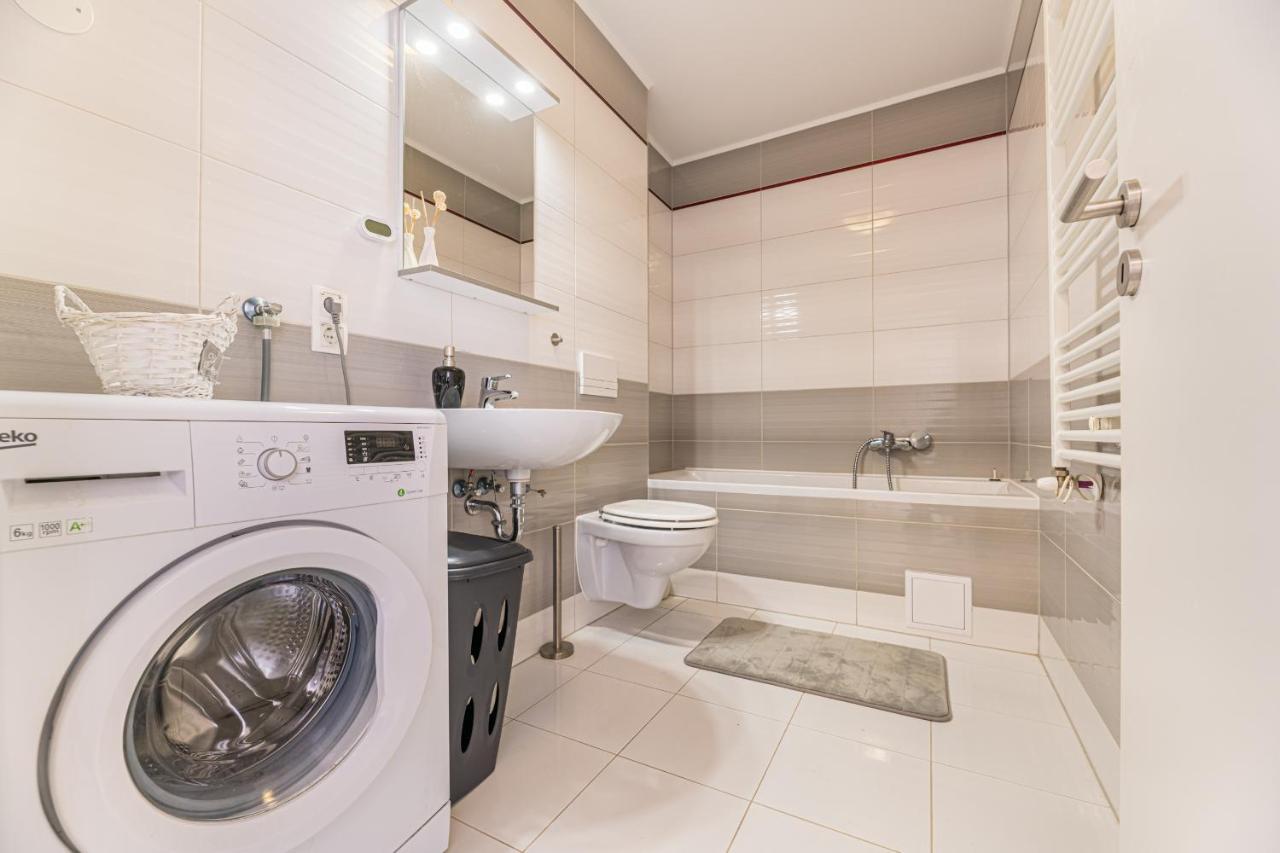 Apartament Belles Roses Brasov Lägenhet Exteriör bild