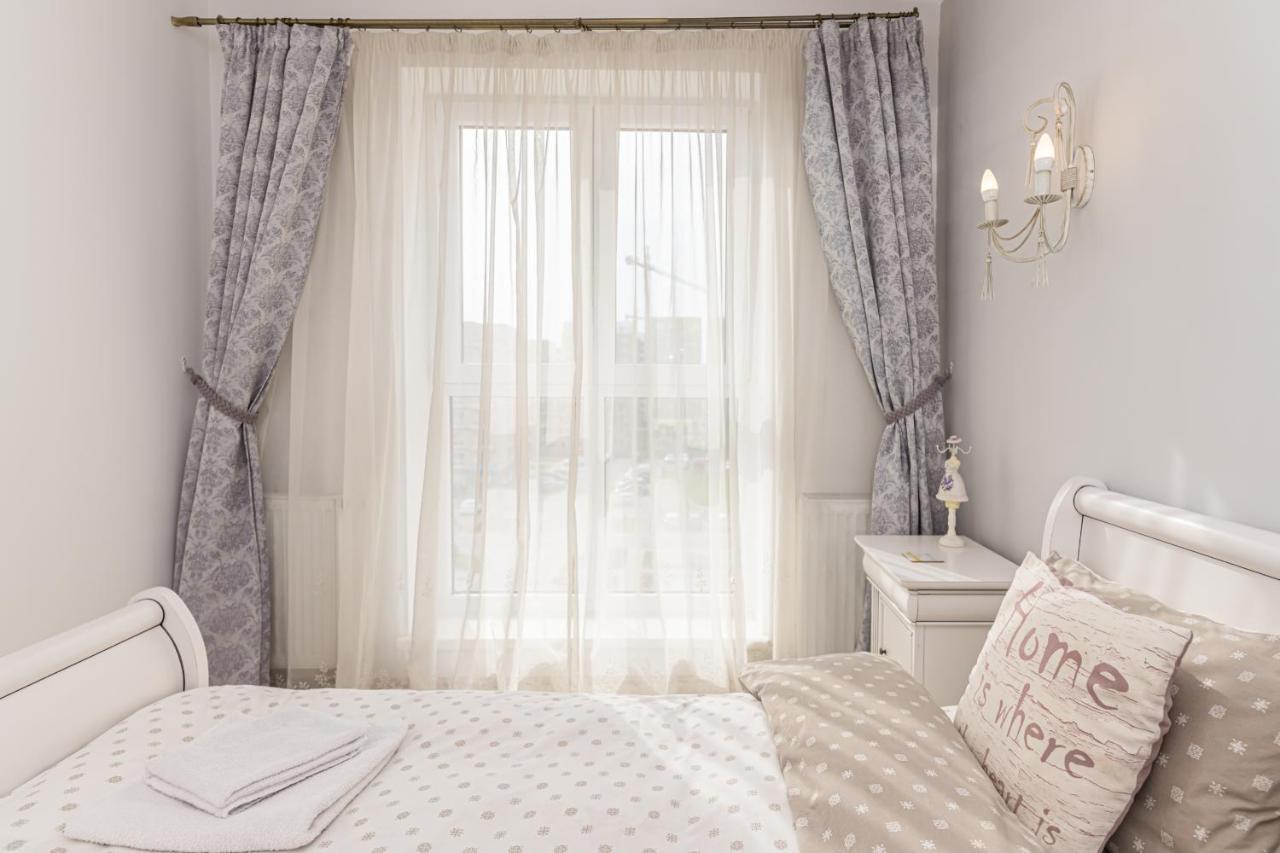 Apartament Belles Roses Brasov Lägenhet Exteriör bild